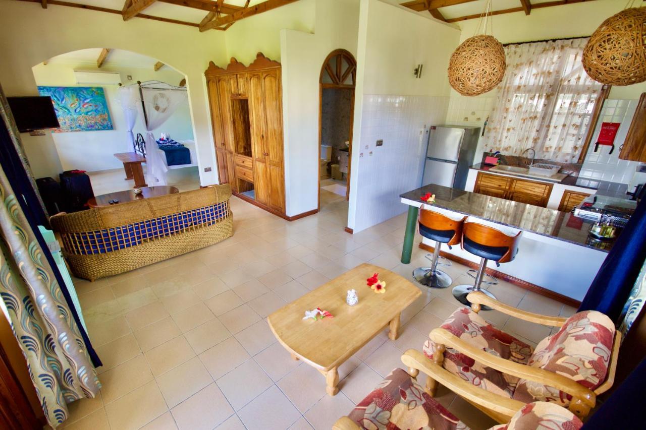 La Petite Maison And Sea Splash Baie Sainte Anne エクステリア 写真