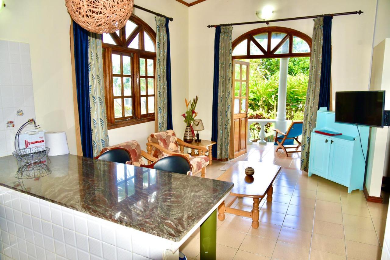 La Petite Maison And Sea Splash Baie Sainte Anne エクステリア 写真